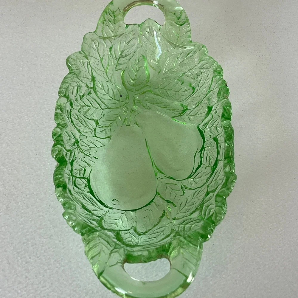 Indiana Glass Uranium Avocado Dish